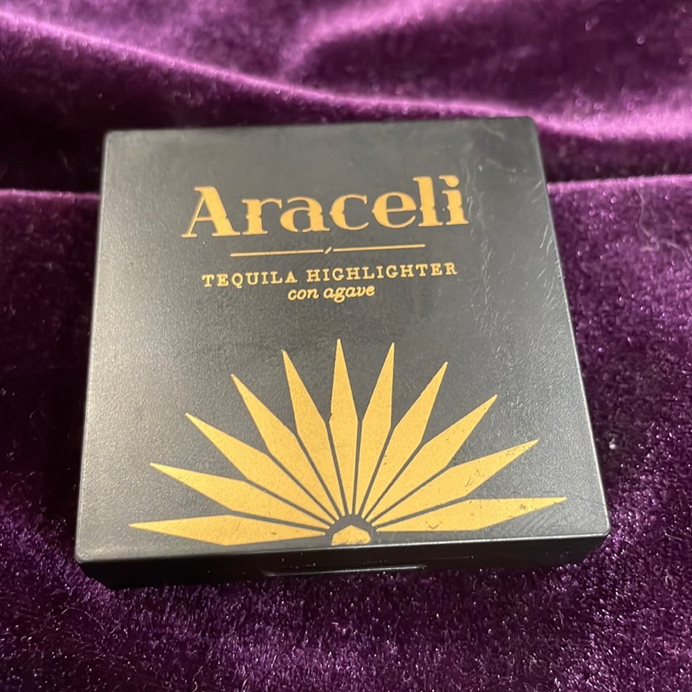 Araceli tequila highlighter in reposado